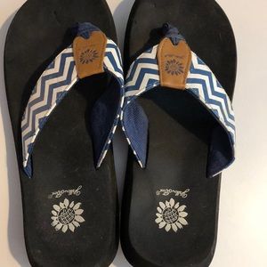 Size 7 Jellypop flip flops
